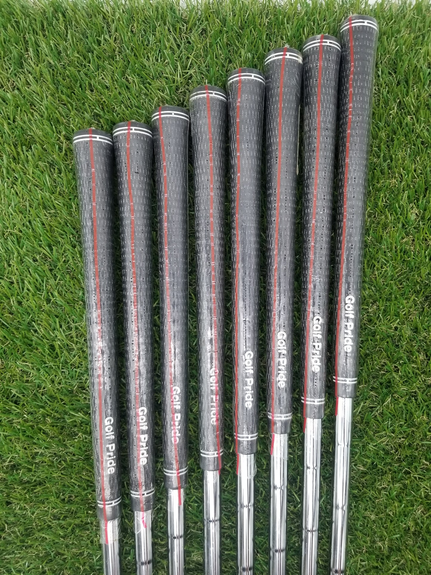 NEW 2004 NIKE TIGER WOODS LIMITED EDITION IRON SET 3-PW XSTIFF DYN.GOLD BRANDNEW