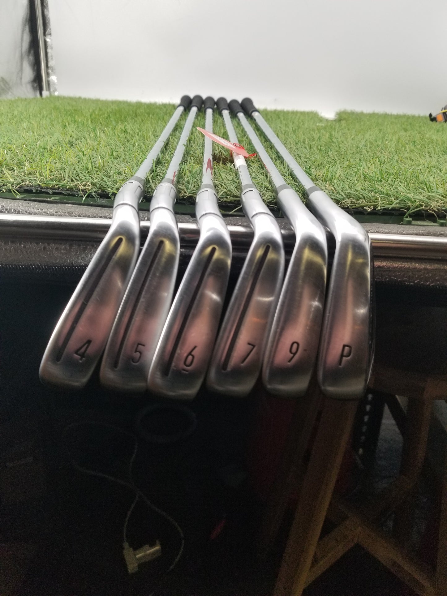 2024 TAYLORMADE QI IRON SET 4I-PW(NO 8 IRON) STIFF KBS MAX MT 85 GOOD