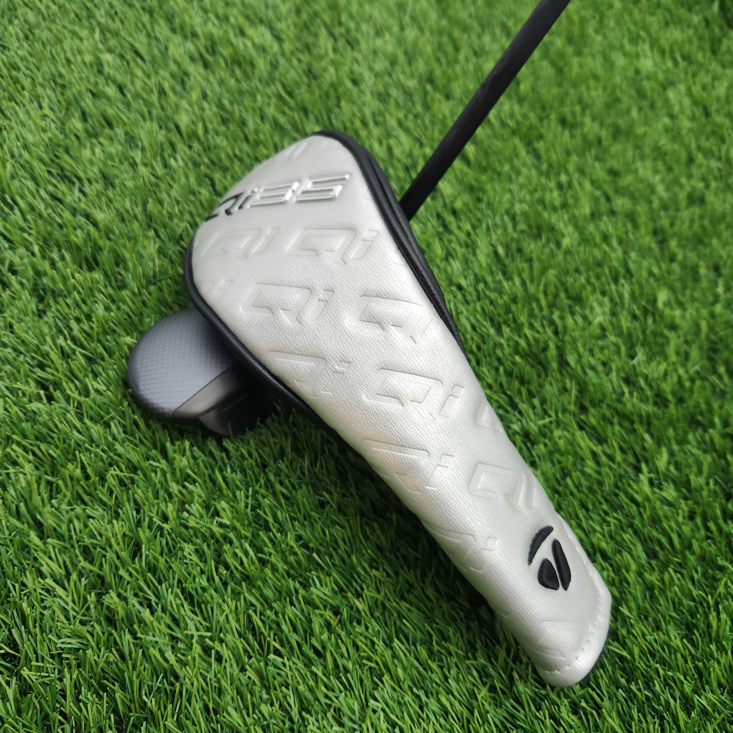 2025 TAYLORMADE QI35 MAX 4 HYBRID 23* REG FUJI VENTUS +HC DEMO