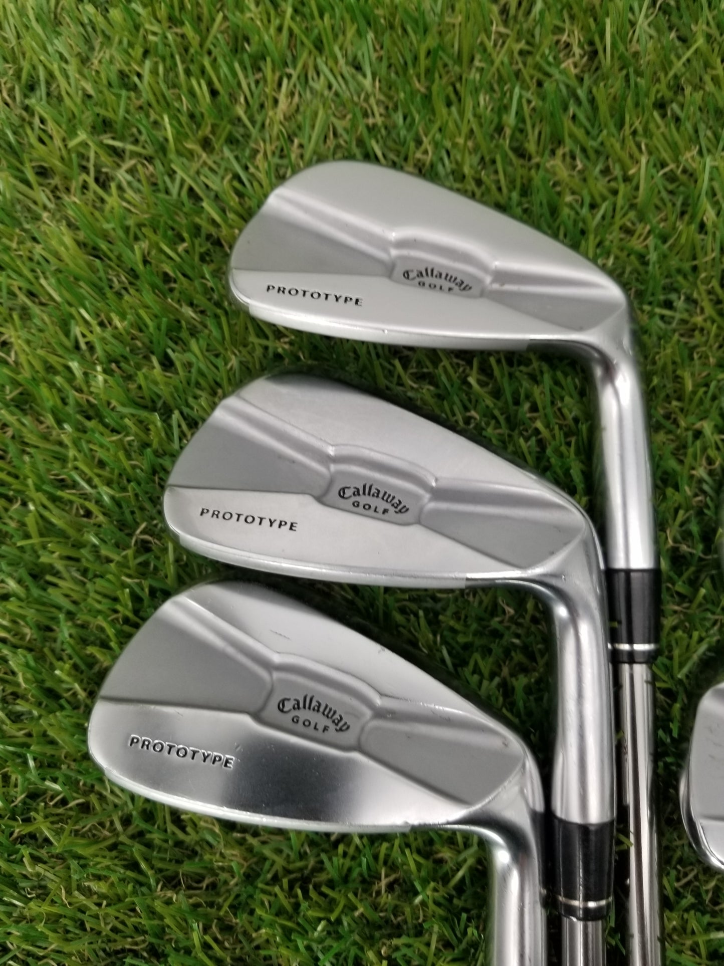 2009 CALLAWAY TOUR AUTHENTIC X PROTOTYPE IRON SET 5-PW SENIOR UST RECOIL GOOD