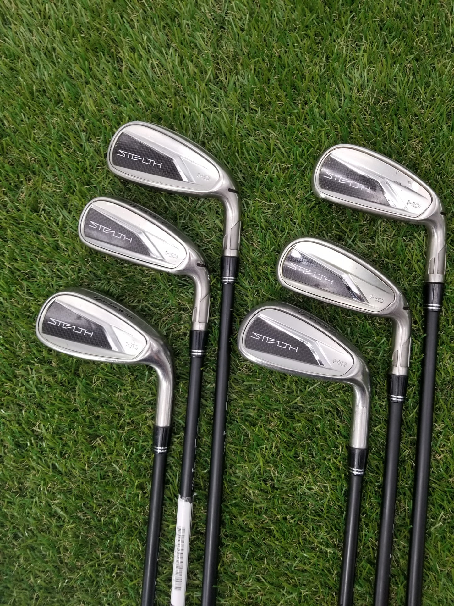 2023 TAYLORMADE STEALTH HD IRON SET 5-PW REGULAR FUJIKURA AXIOM VELOCORE GOOD