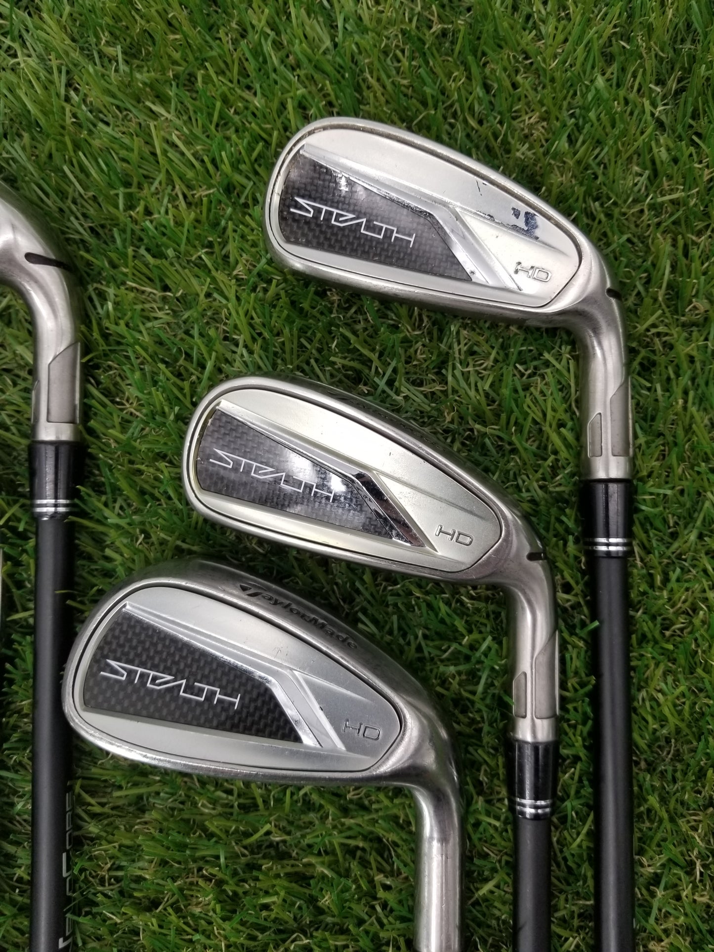 2023 TAYLORMADE STEALTH HD IRON SET 5-PW REGULAR FUJIKURA AXIOM VELOCORE GOOD