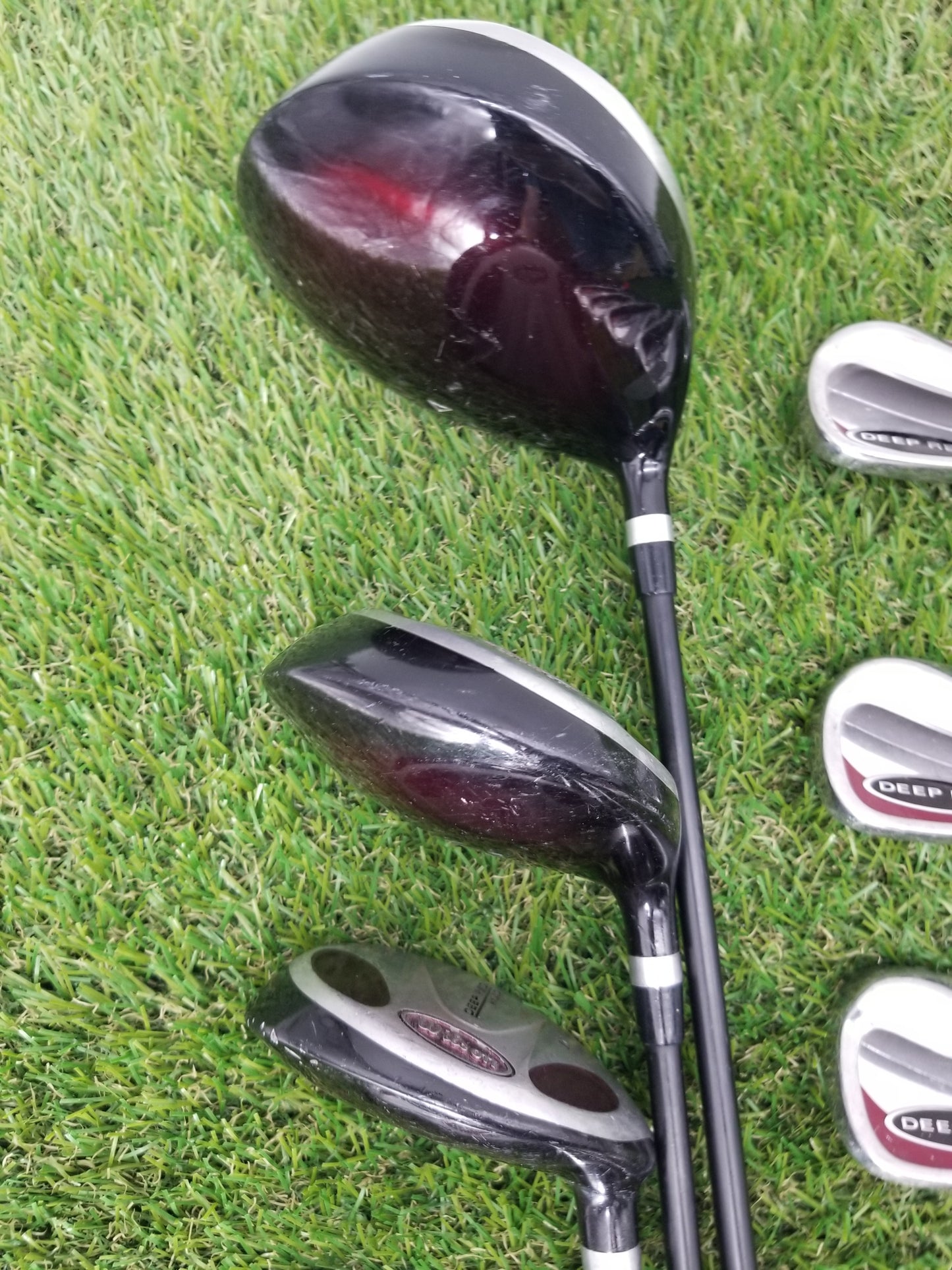 WILSON DEEP RED 10 PIECE SET DRIVER,FW,HYBRID,5I-SW STIFF TRUE TEMPER GOOD