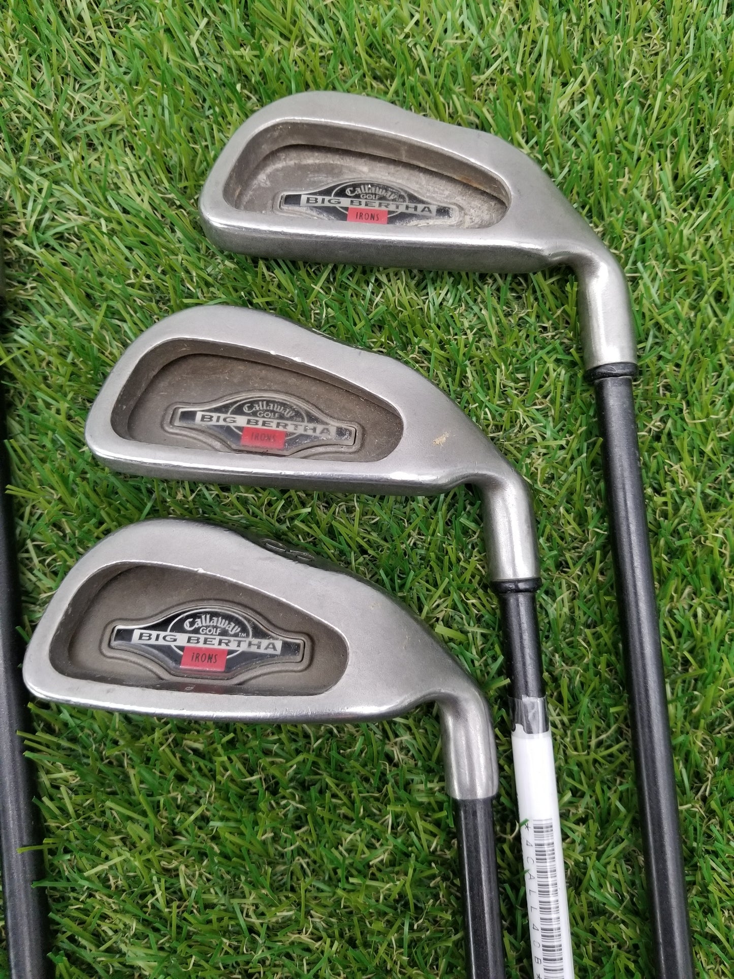 CALLAWAY BIG BERTHA IRON SET 6-PW,SW REGULAR RCH 96 GRAPHITE FAIR