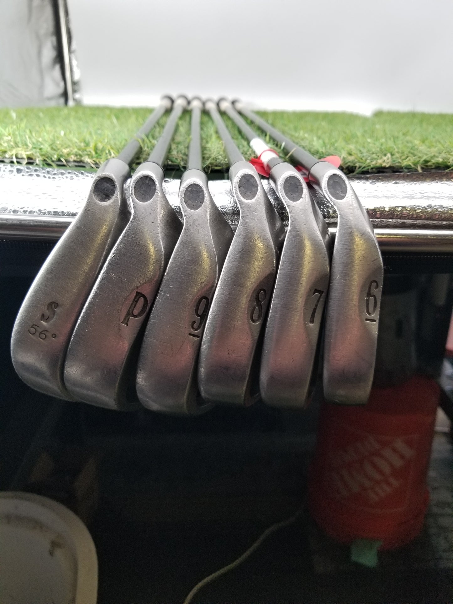 CALLAWAY BIG BERTHA IRON SET 6-PW,SW REGULAR RCH 96 GRAPHITE FAIR