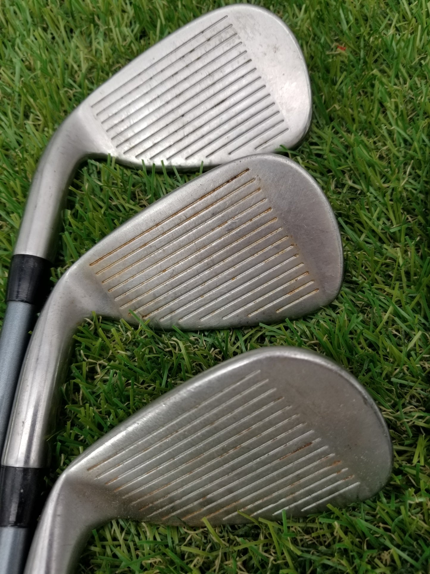 TAYLORMADE 200 IRON SET 6-PW,SW LITE FLEX TAYLORMADE GRAPHITE L-60 FAIR