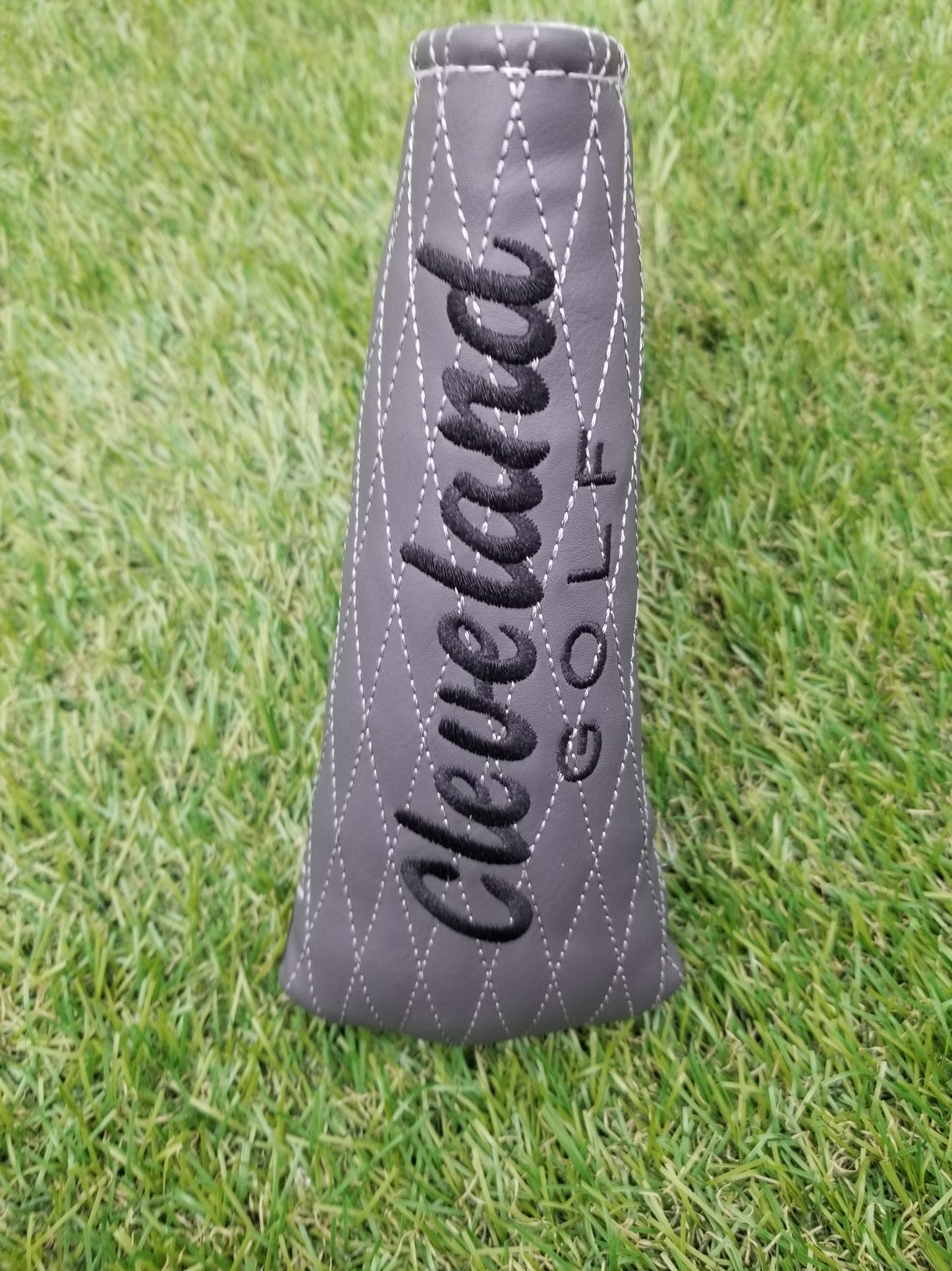 CLEVELAND HUNTINGTON BEACH PREMIER PUTTER HEADCOVER GOOD