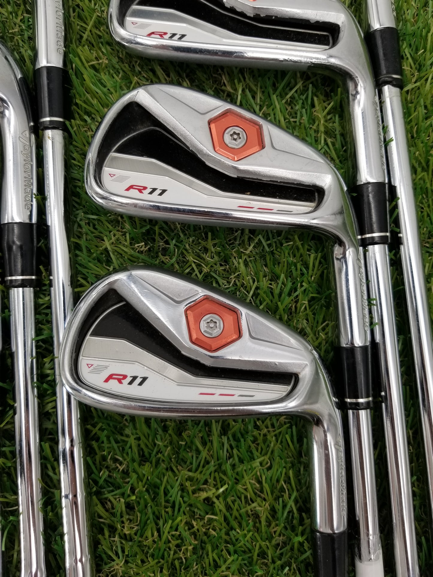 2011 TAYLORMADE R11 IRON SET 5-PW,AW STIFF KBS 90 GOOD