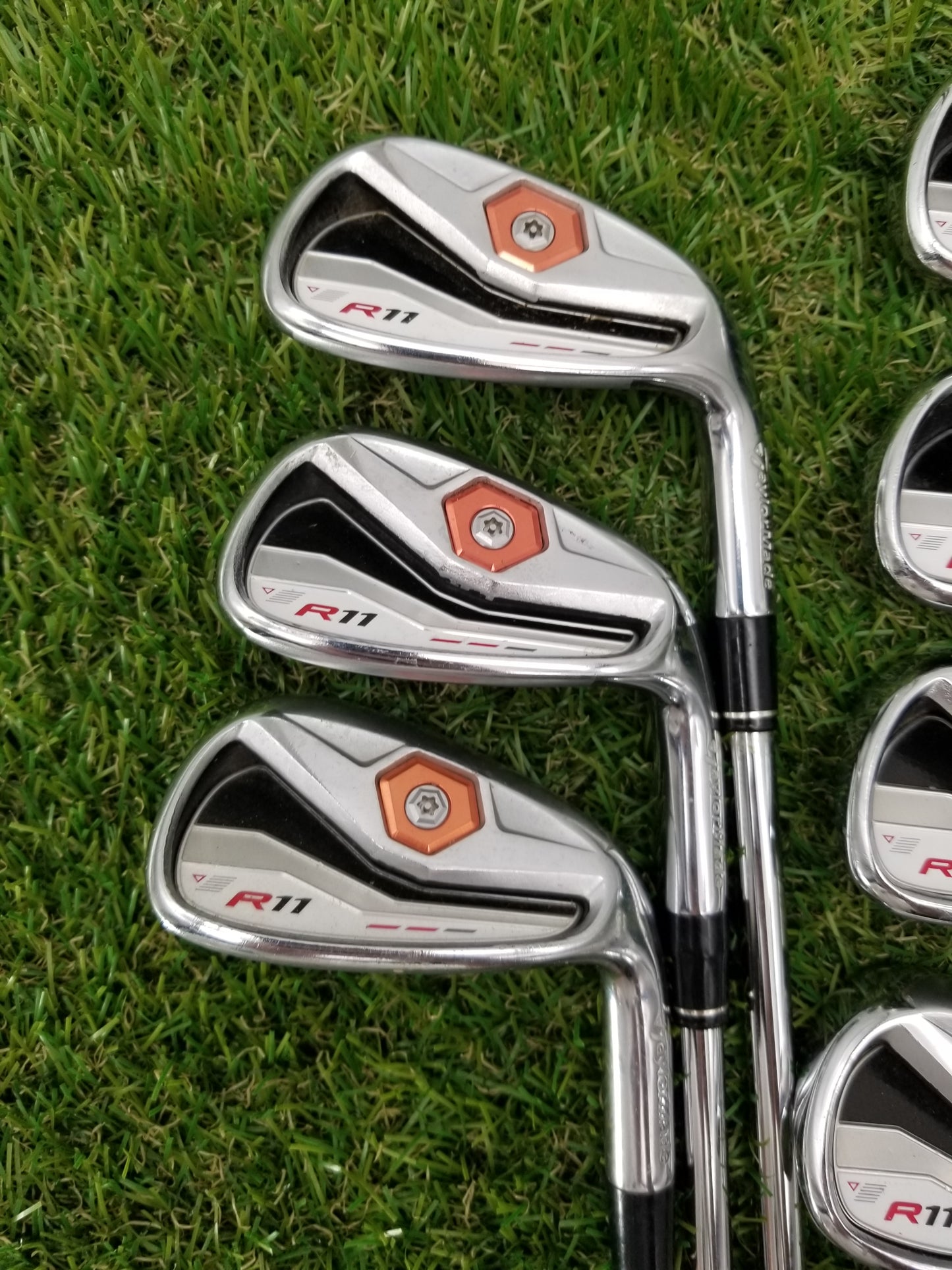 2011 TAYLORMADE R11 IRON SET 5-PW,AW STIFF KBS 90 GOOD