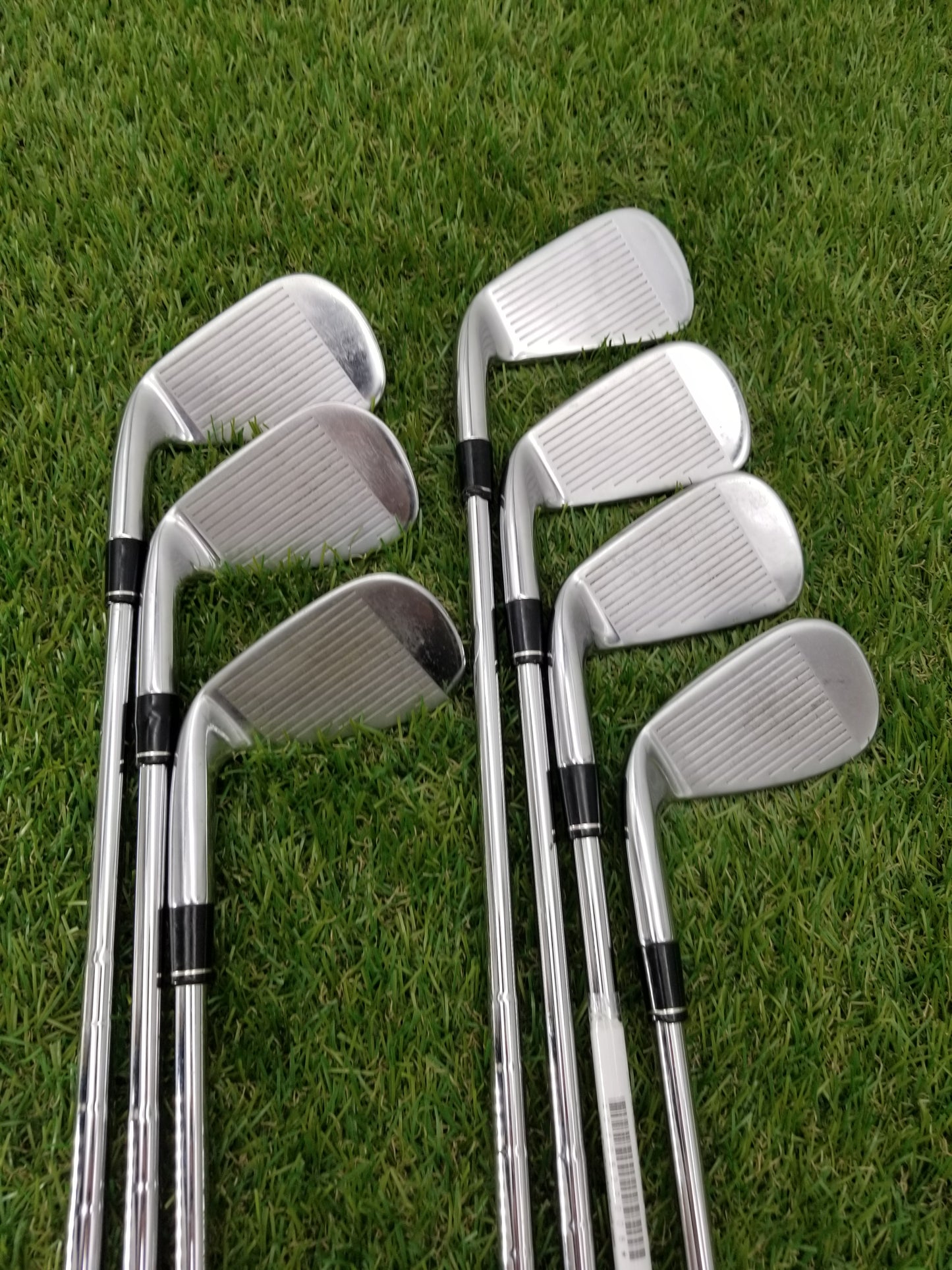 2011 TAYLORMADE R11 IRON SET 5-PW,AW STIFF KBS 90 GOOD