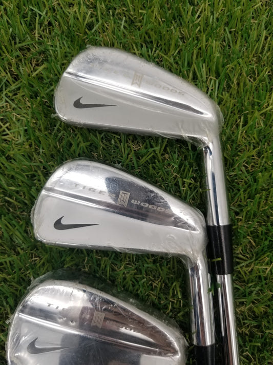 NEW 2004 NIKE TIGER WOODS LIMITED EDITION IRON SET 3-PW XSTIFF DYN.GOLD BRANDNEW