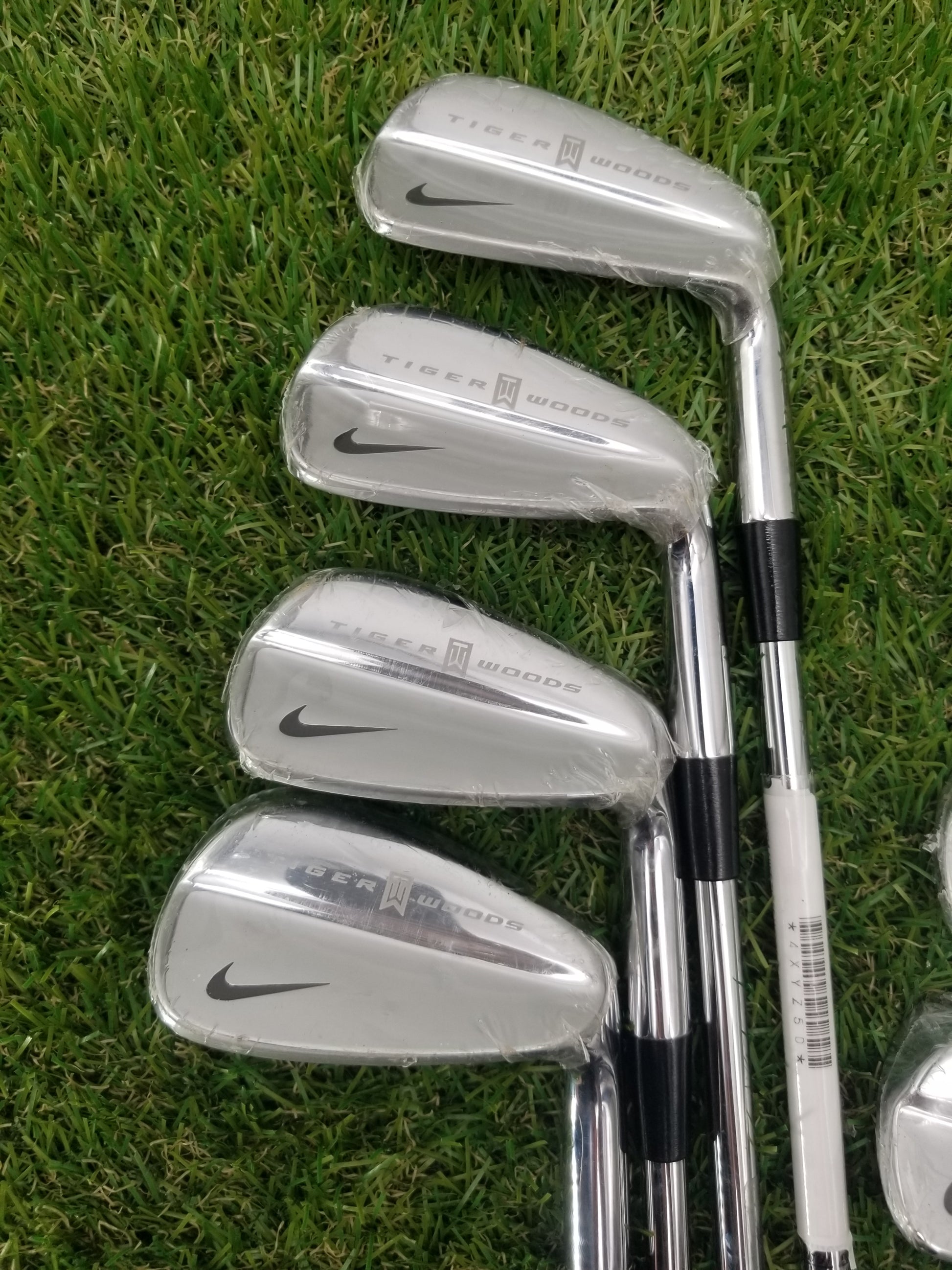 NEW 2004 NIKE TIGER WOODS LIMITED EDITION IRON SET 3-PW XSTIFF DYN