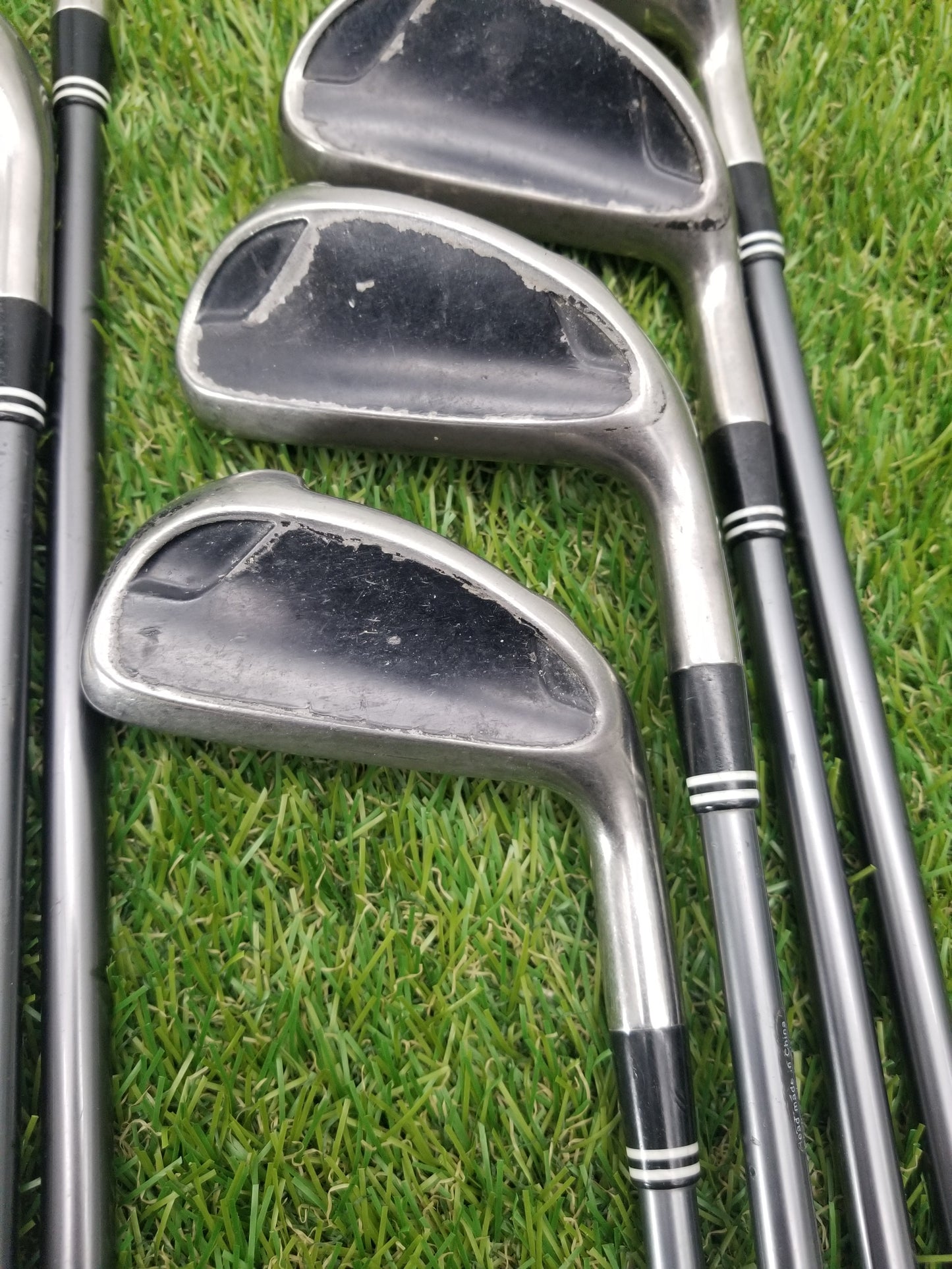 2010 CLEVELAND HB3 IRON SET 4-PW,SW (NO 9 IRON) REGULAR ULTRALITE 65G FAIR