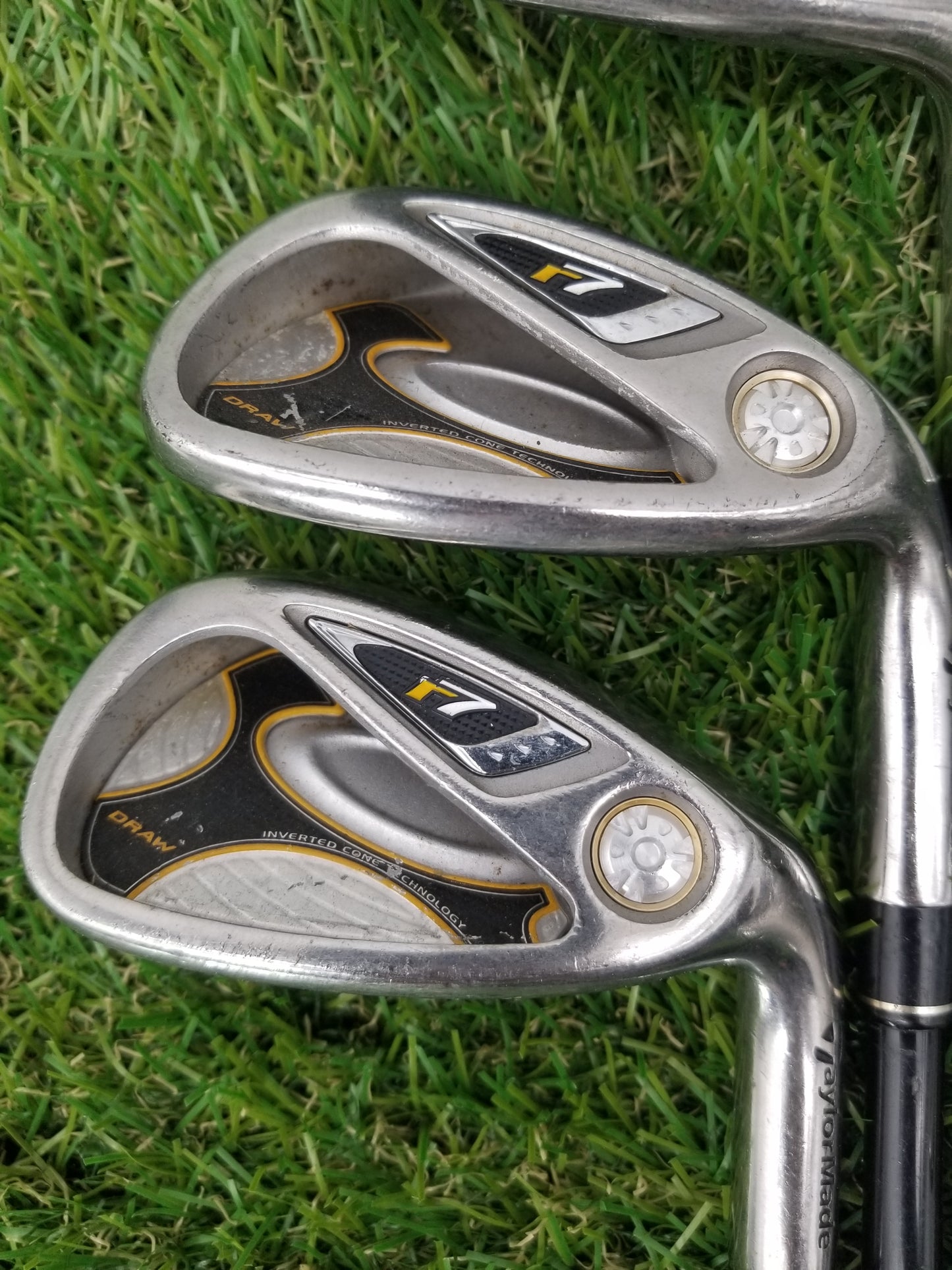 2007 TAYLORMADE R7 IRON SET 6-PW,AW,SW SENIOR TAYLORMADE REAX 55 FAIR