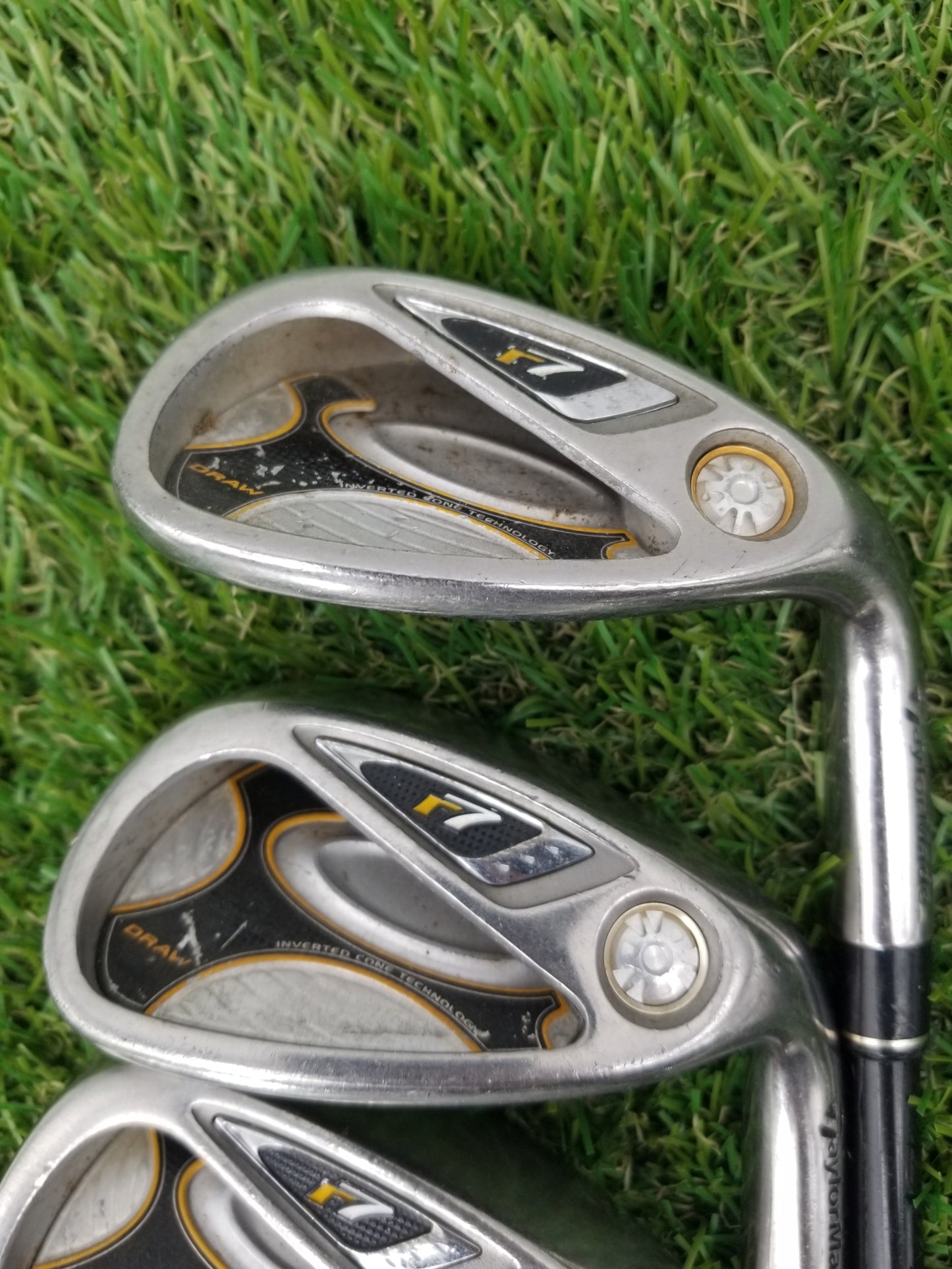 2007 TAYLORMADE R7 IRON SET 6-PW,AW,SW SENIOR TAYLORMADE REAX 55 FAIR