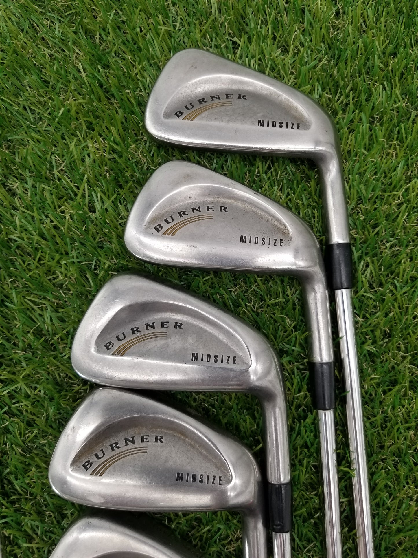 TAYLORMADE BURNER MIDSIZE IRON 3-PW,SW REGULAR TRUE TEMPER DYNALITE GOOD