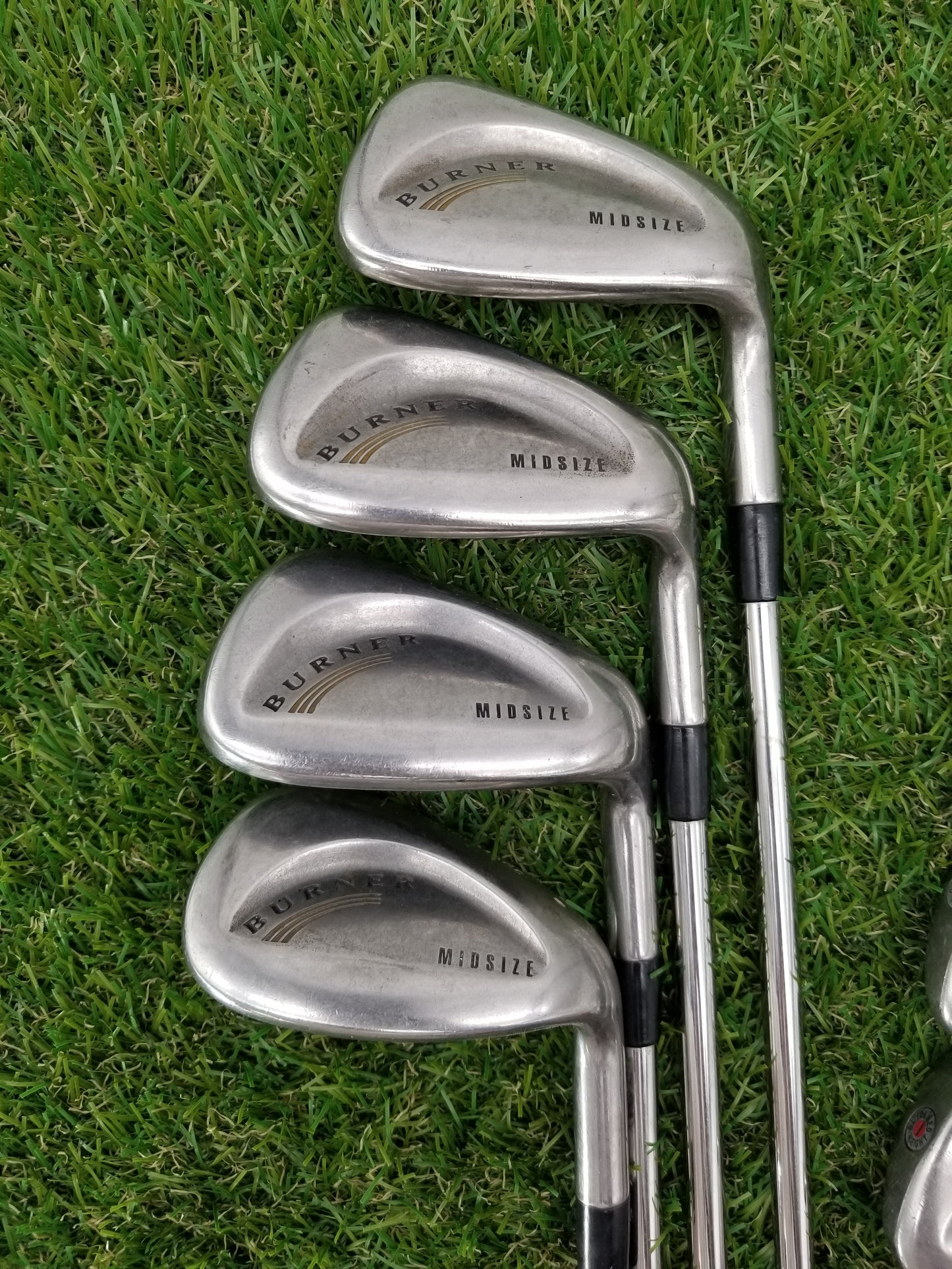 TAYLORMADE BURNER MIDSIZE IRON 3-PW,SW REGULAR TRUE TEMPER DYNALITE GOOD