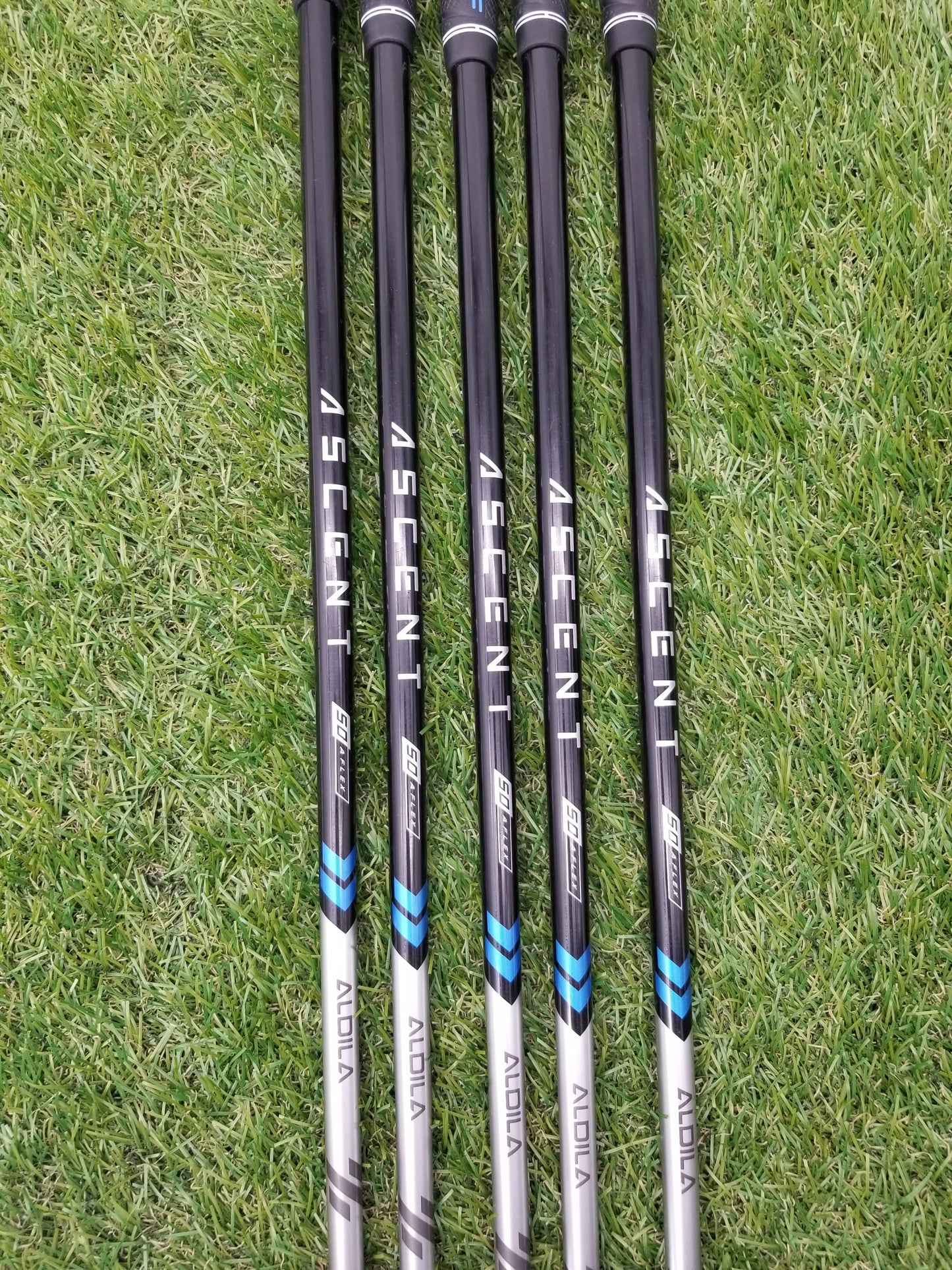 2023 CALLAWAY PARADYM X IRON SET 7I-PW,GW SENIOR ALDILA ASCENT 50 GOOD