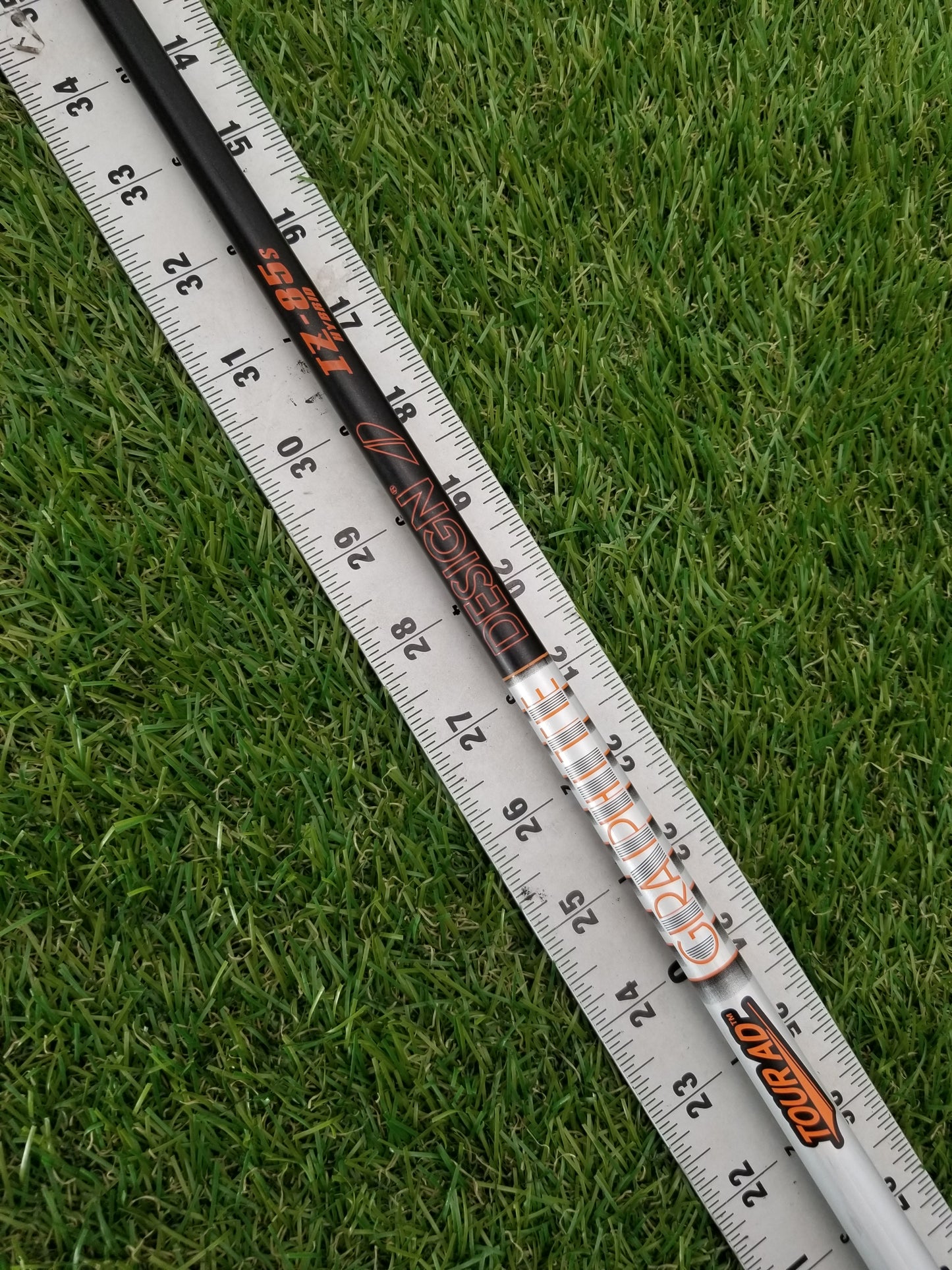 GRAPHITE DESIGN TOUR AD IZ HYBRID SHAFT STIFF 38.25" 86G TAYLORMADE TIP VERYGOOD
