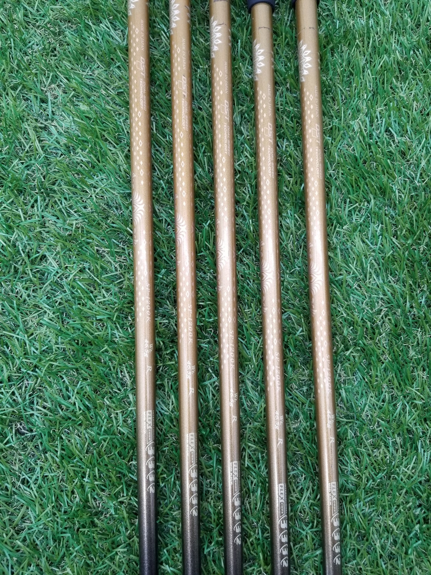 2023 XXIO PRIME 12 ROYAL EDITION IRON SET 7-PW,SW REGULAR SP-1200K +HC GOOD