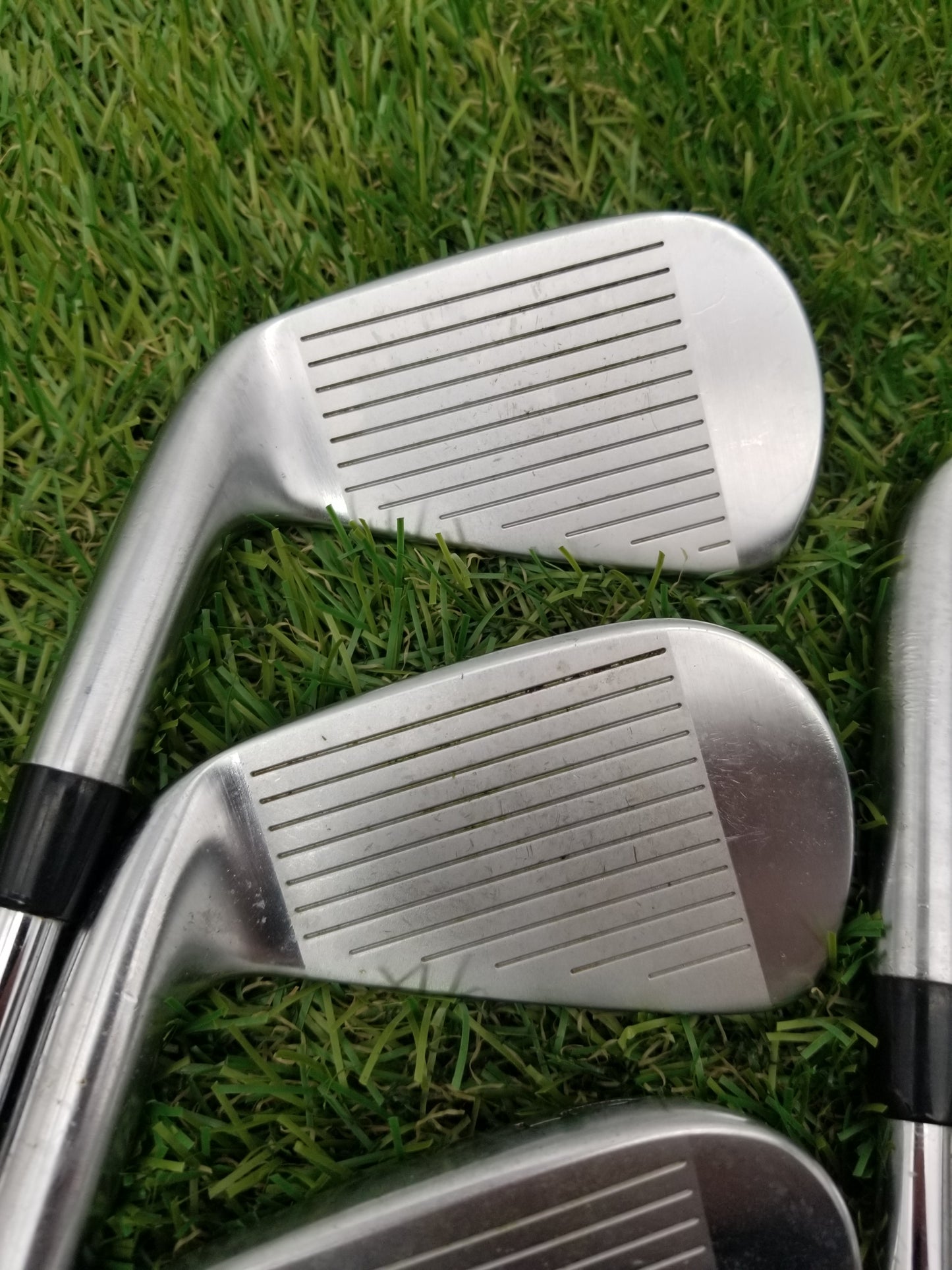 2021 TITLEIST T100 S IRON SET 4I-PW,GW STIFF TRUE TEMPER AMT TOUR WHITE GOOD