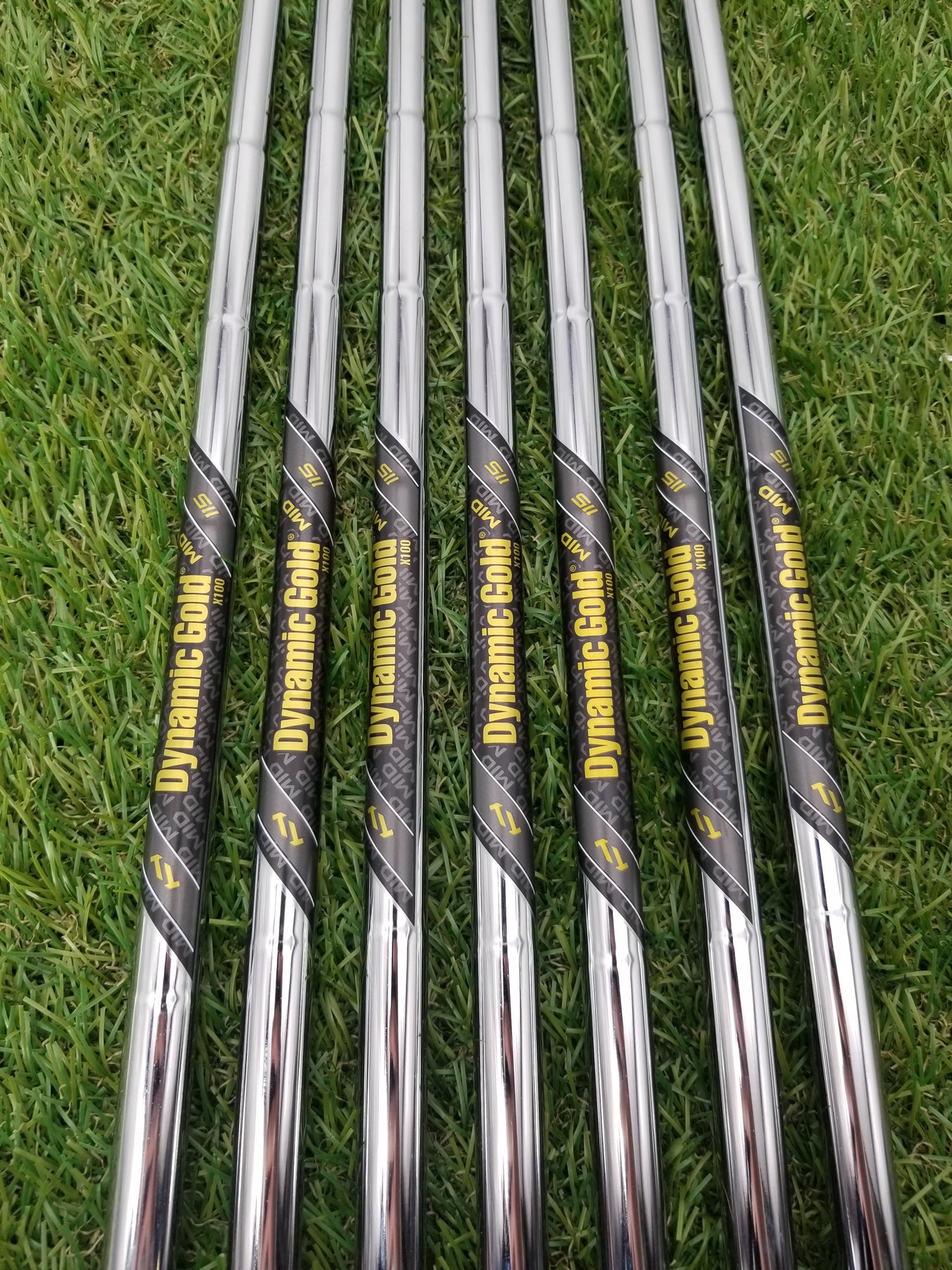 TRUE TEMPER DYNAMIC GOLD MID X100 IRON SHAFT SET XSTIFF 115G .355" TIP GOOD