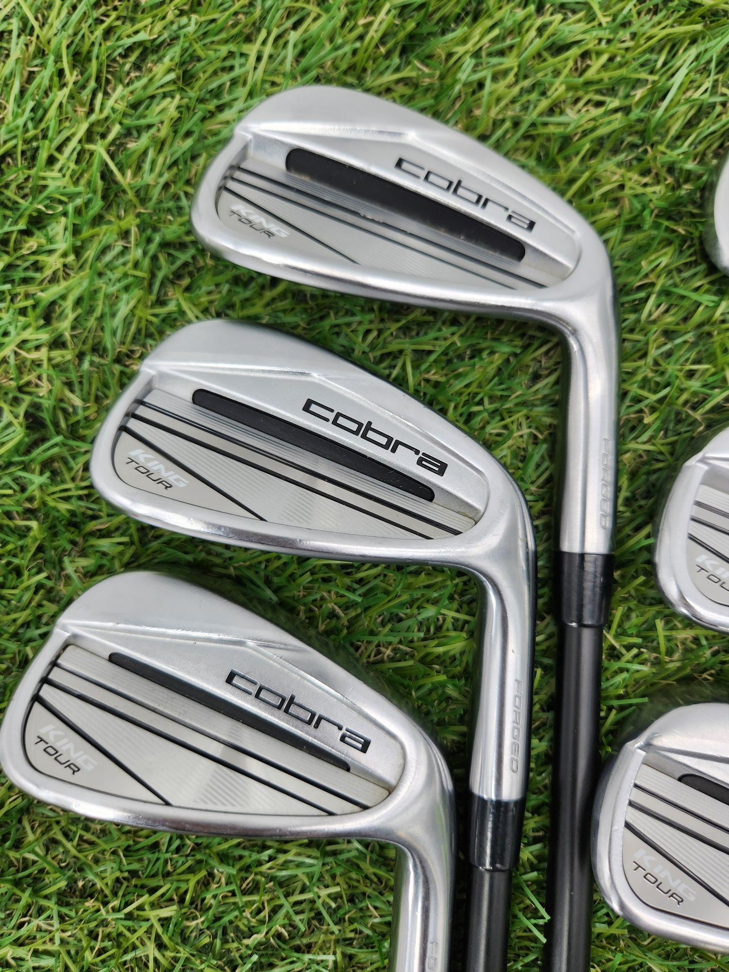 2023 COBRA KING TOUR IRON SET 4I-PW XSTIFF FUJIKURA AXIOM VELOCORE 125 VERYGOOD