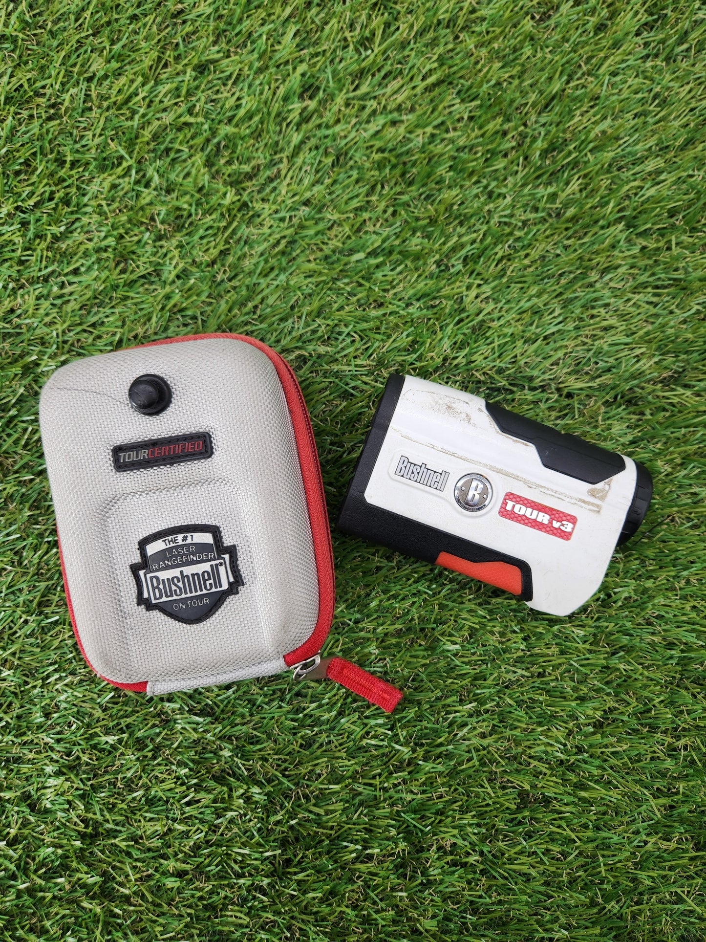 BUSHNELL TOUR V3 RANGEFINDER +CASE FAIR