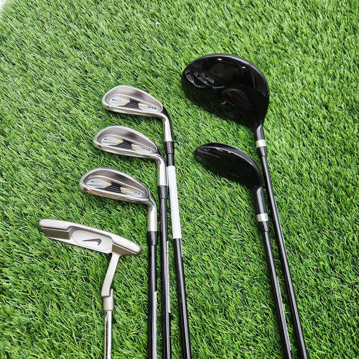 JUNIOR NIKE SQ CLUB SET DRIVER,4H,7I,9I,SW,PUTTER JR FLEX (KIDS 57" TALL) GOOD