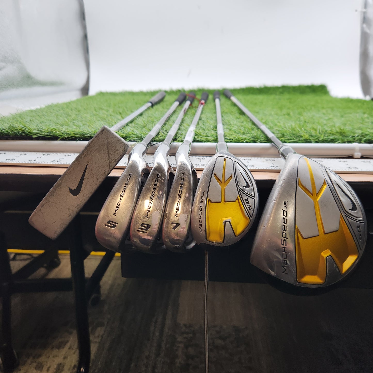 JUNIOR NIKE SQ CLUB SET DRIVER,4H,7I,9I,SW,PUTTER JR FLEX (KIDS 57" TALL) GOOD