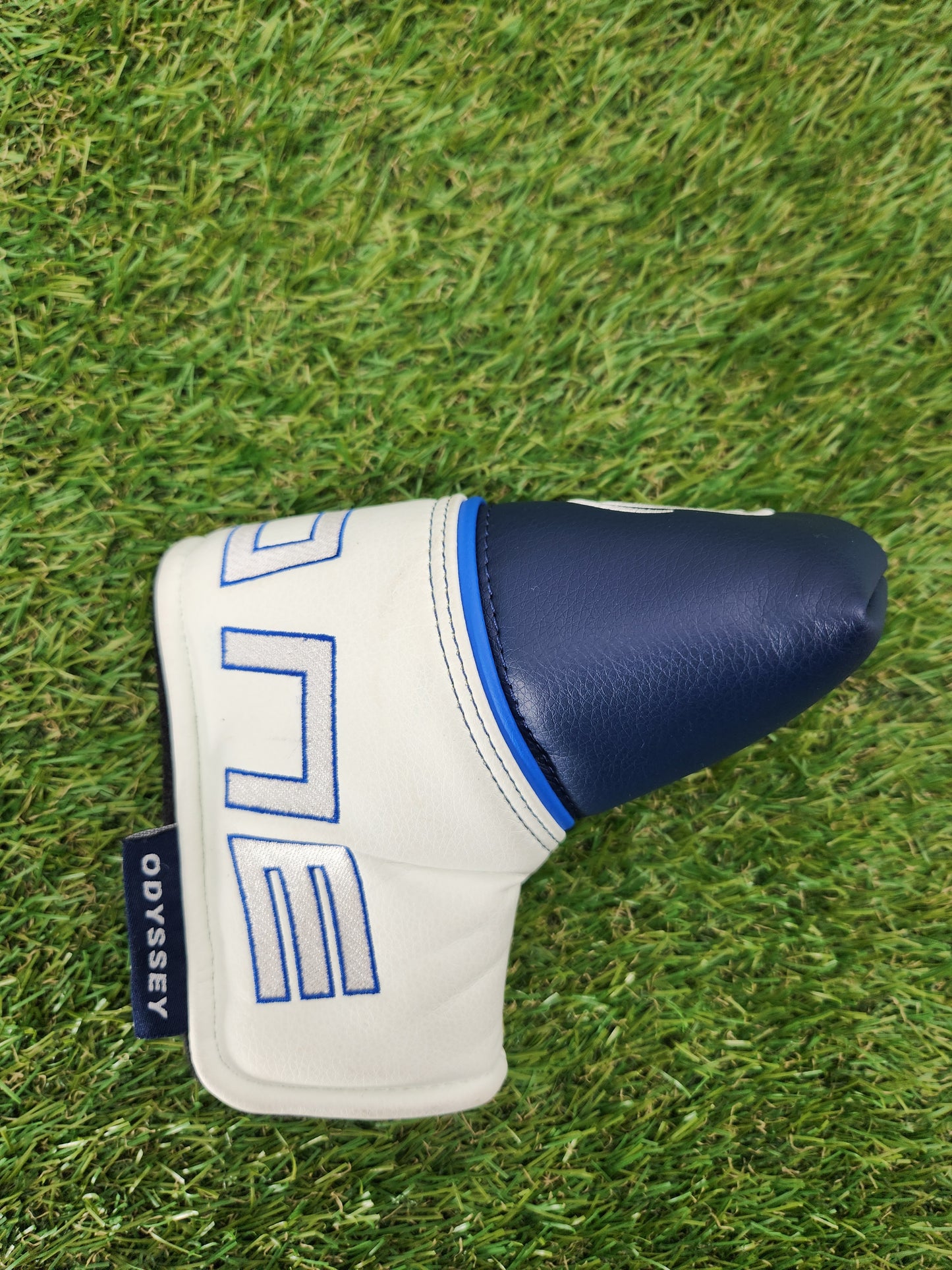 ODYSSEY AI-ONE BLADE HEADCOVER GOOD