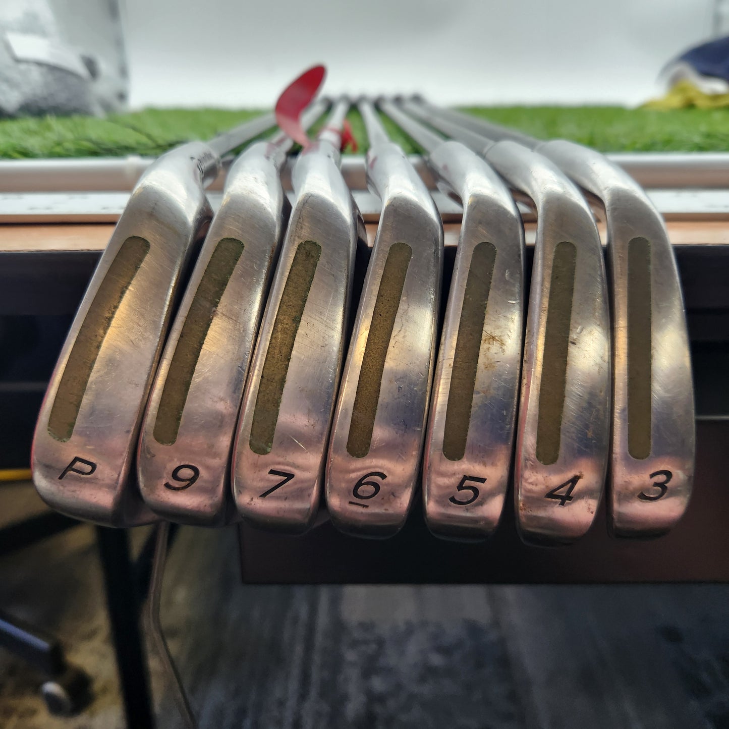 TAYLORMADE 320 IRON SET 3-PW (MISSING 8I) LITE TM M-70 GRAPHITE GOOD
