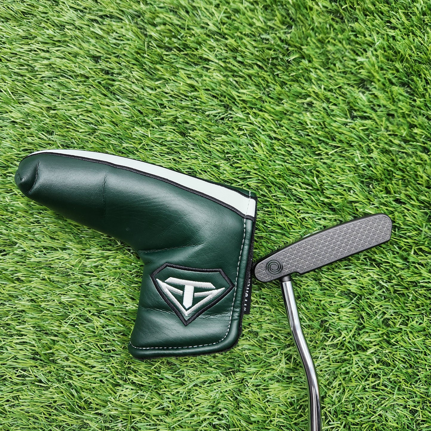 2022 ODYSSEY TOULON CHICAGO PUTTER 33" +HC DEMO