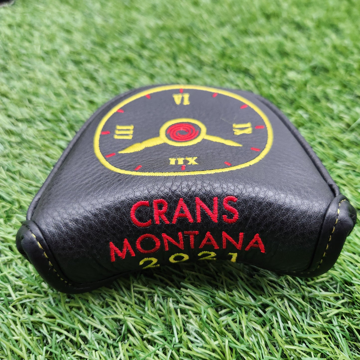 ODYSSEY 2021 CRANS MONTANA MALLET PUTTER HEADCOVER DEMO