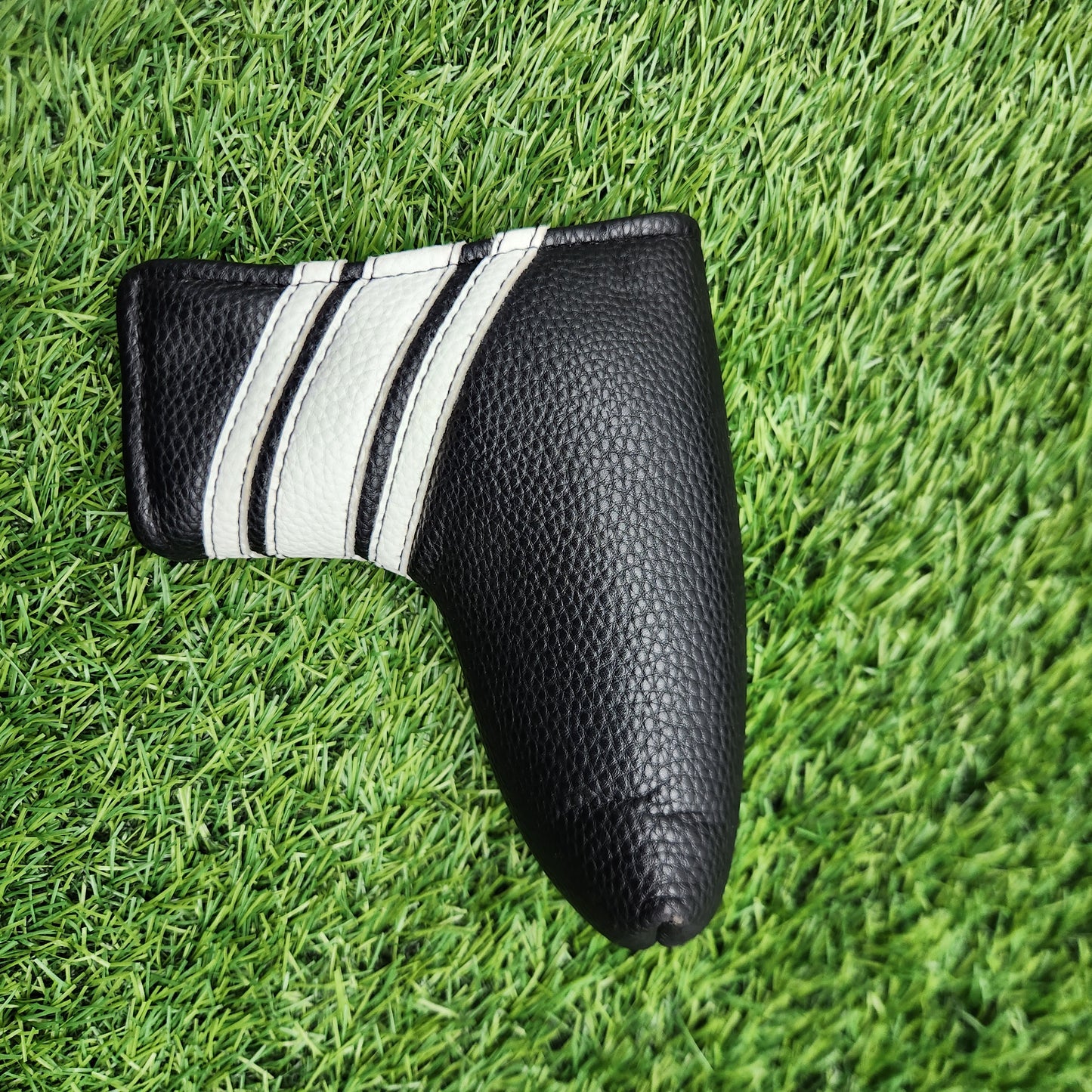 BLACK AND WHITE STRIPED BLADE HEADCOVER VERYGOOD