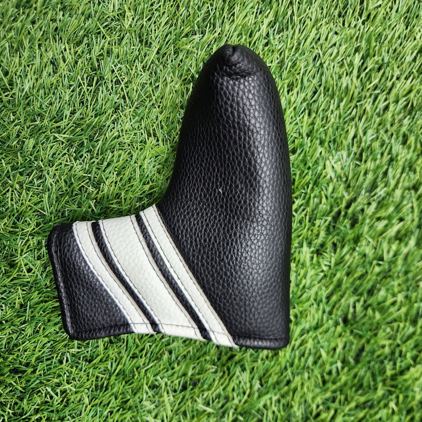 BLACK AND WHITE STRIPED BLADE HEADCOVER VERYGOOD