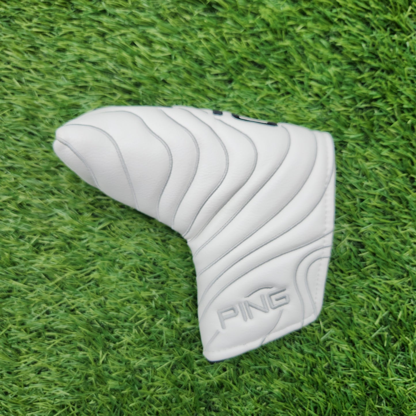 PING PLD WHITE BLADE PUTTER HEADCOVER VERYGOOD