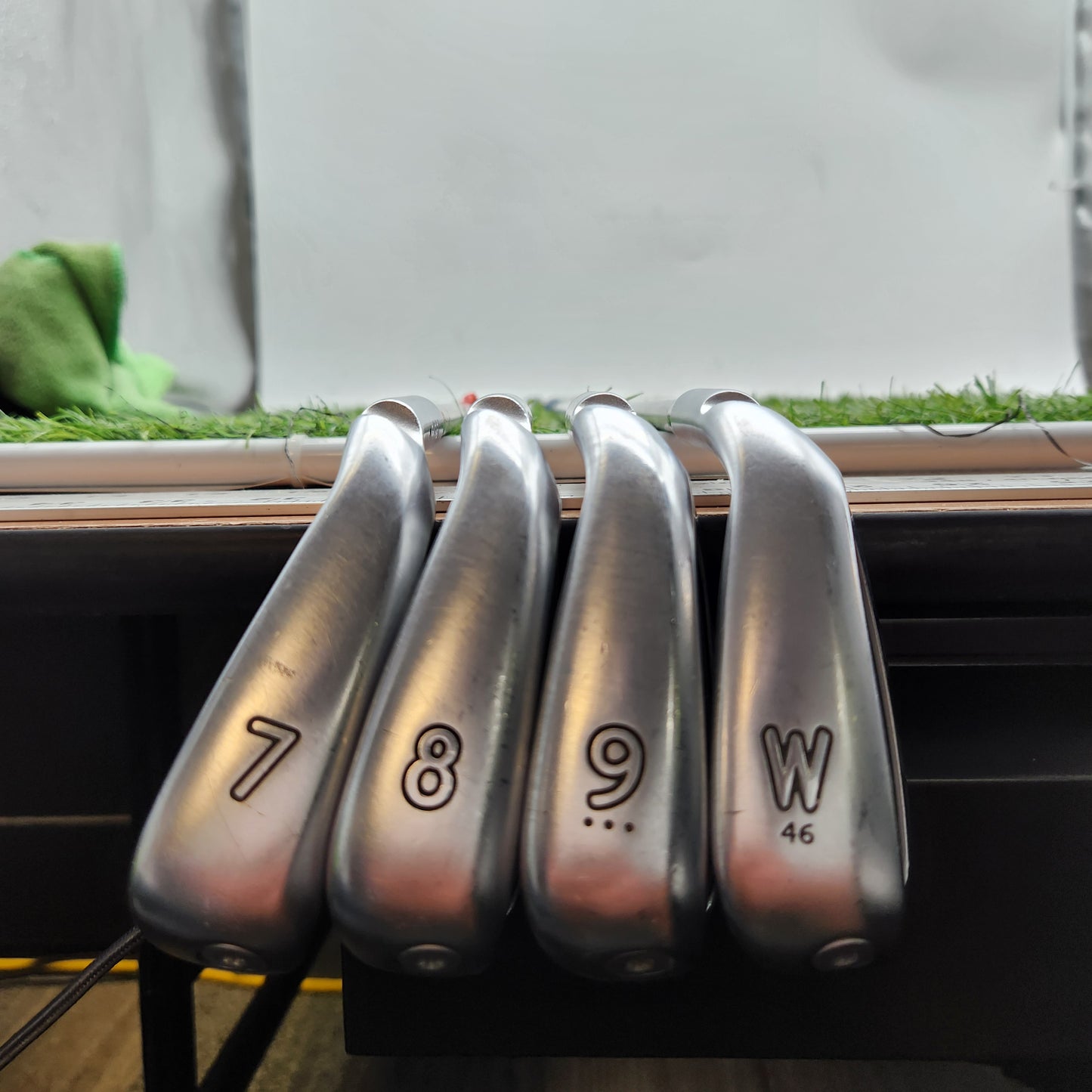 2023 PING G LE 3 IRON SET 7-PW LADIES PING ULT 250 (BLACK DOT) GOOD