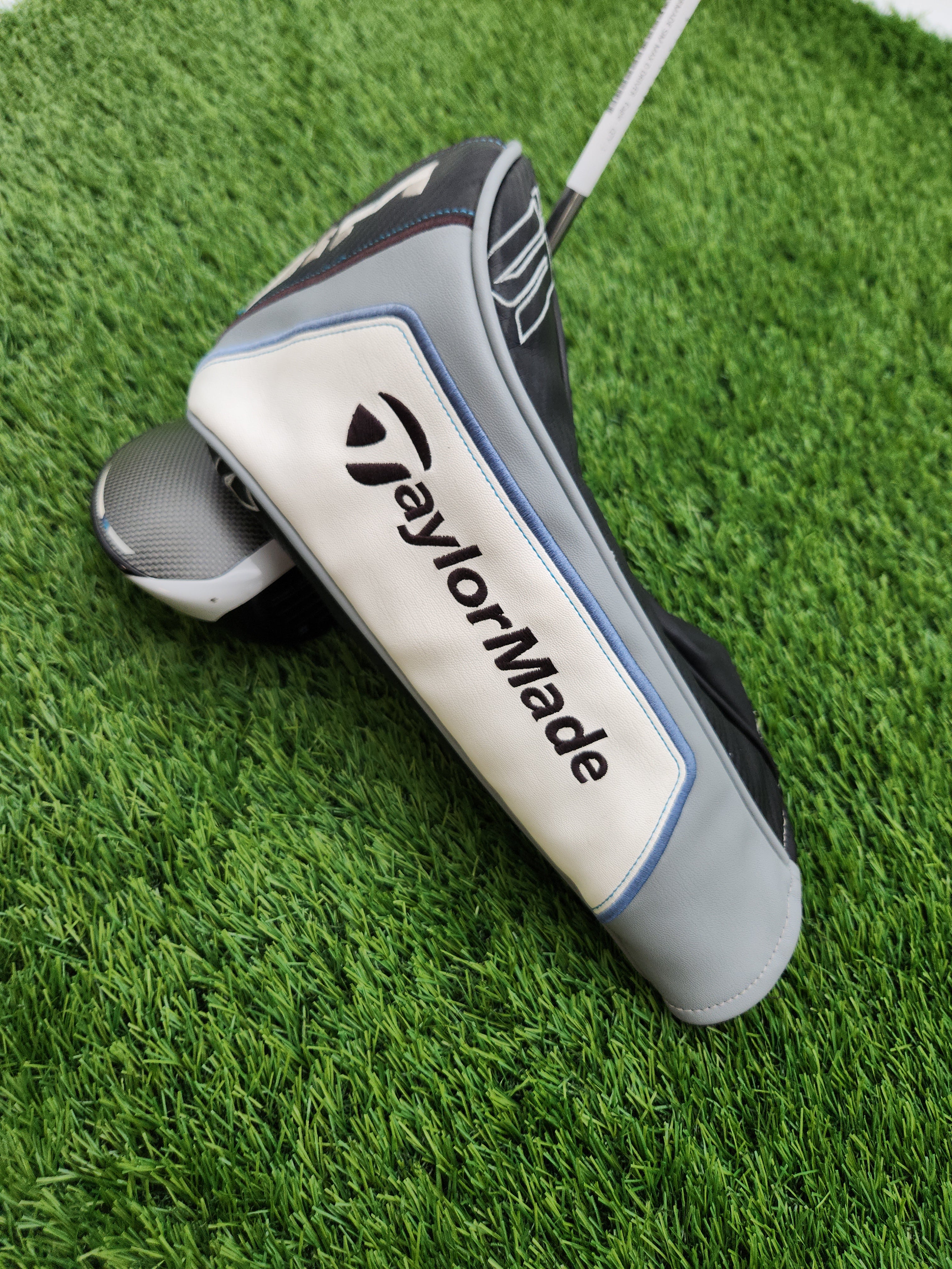 2020 TAYLORMADE SIM MAX D DRIVER 9* REG UST HELIUM 5 +HC GOOD